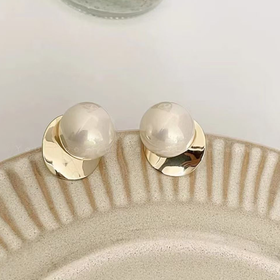Moon song - Nature-inspired style pearl earrings