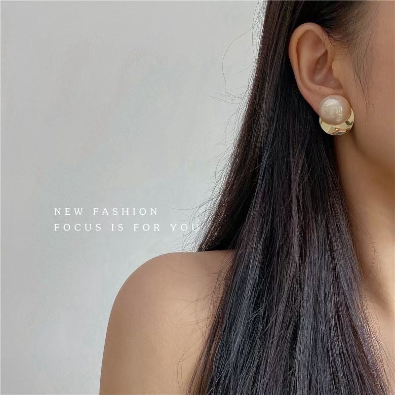 Moon song - Nature-inspired style pearl earrings