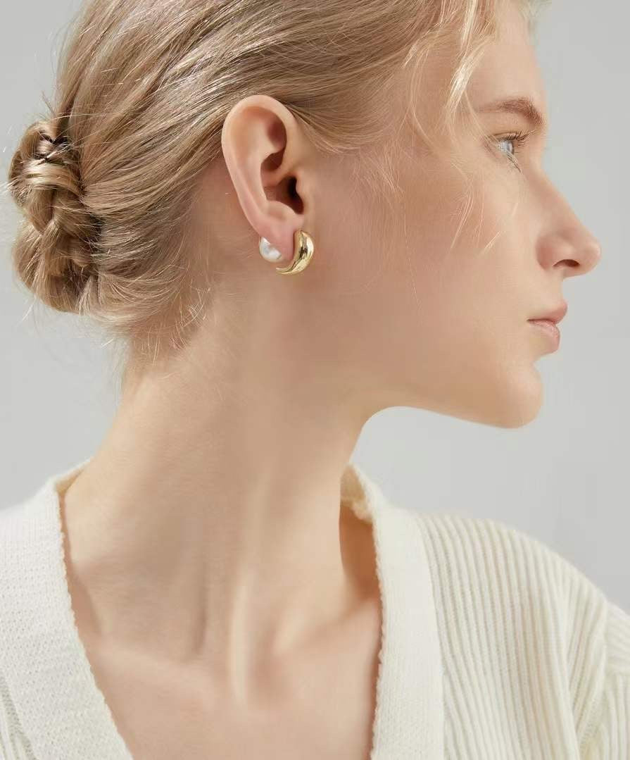 Moon Song - Class C-shape 925 Sterling Silver Freshwater Pearl Stud Earrings