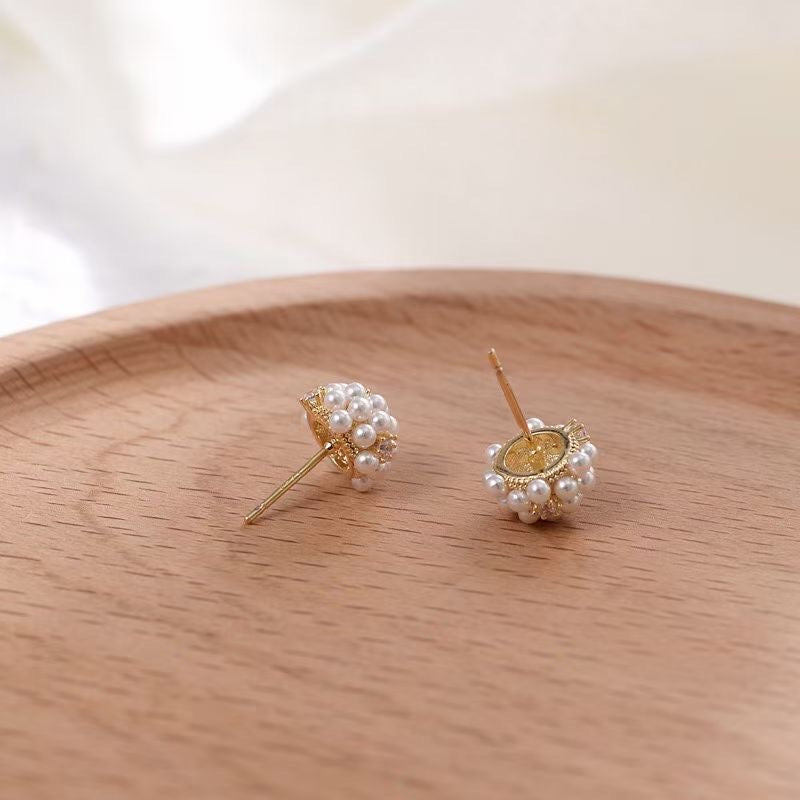 Ode to Isles - GOOSEBERRY MALLEE flower shaped earrings